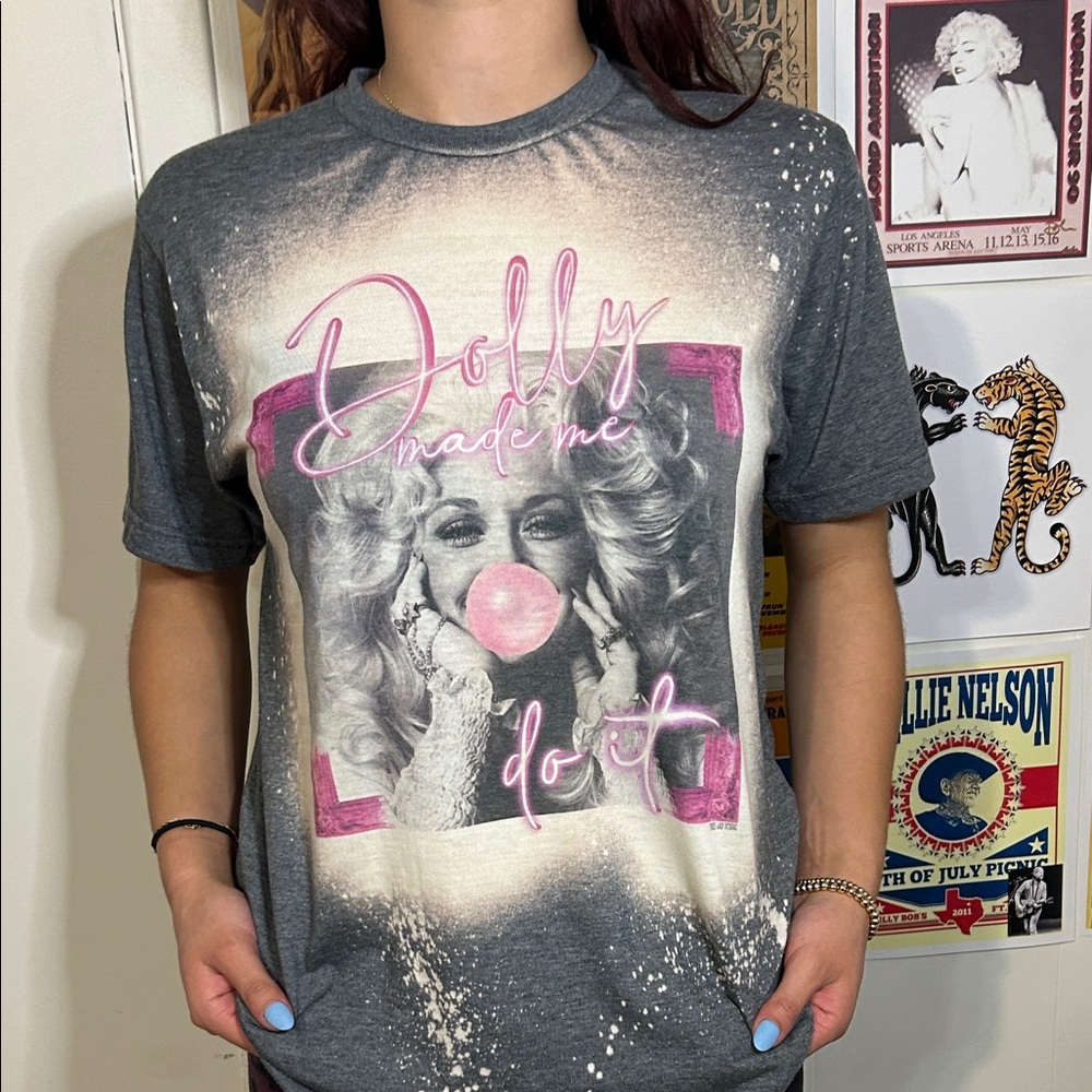 Trendy Boutique Gray and Pink Graphic Tee